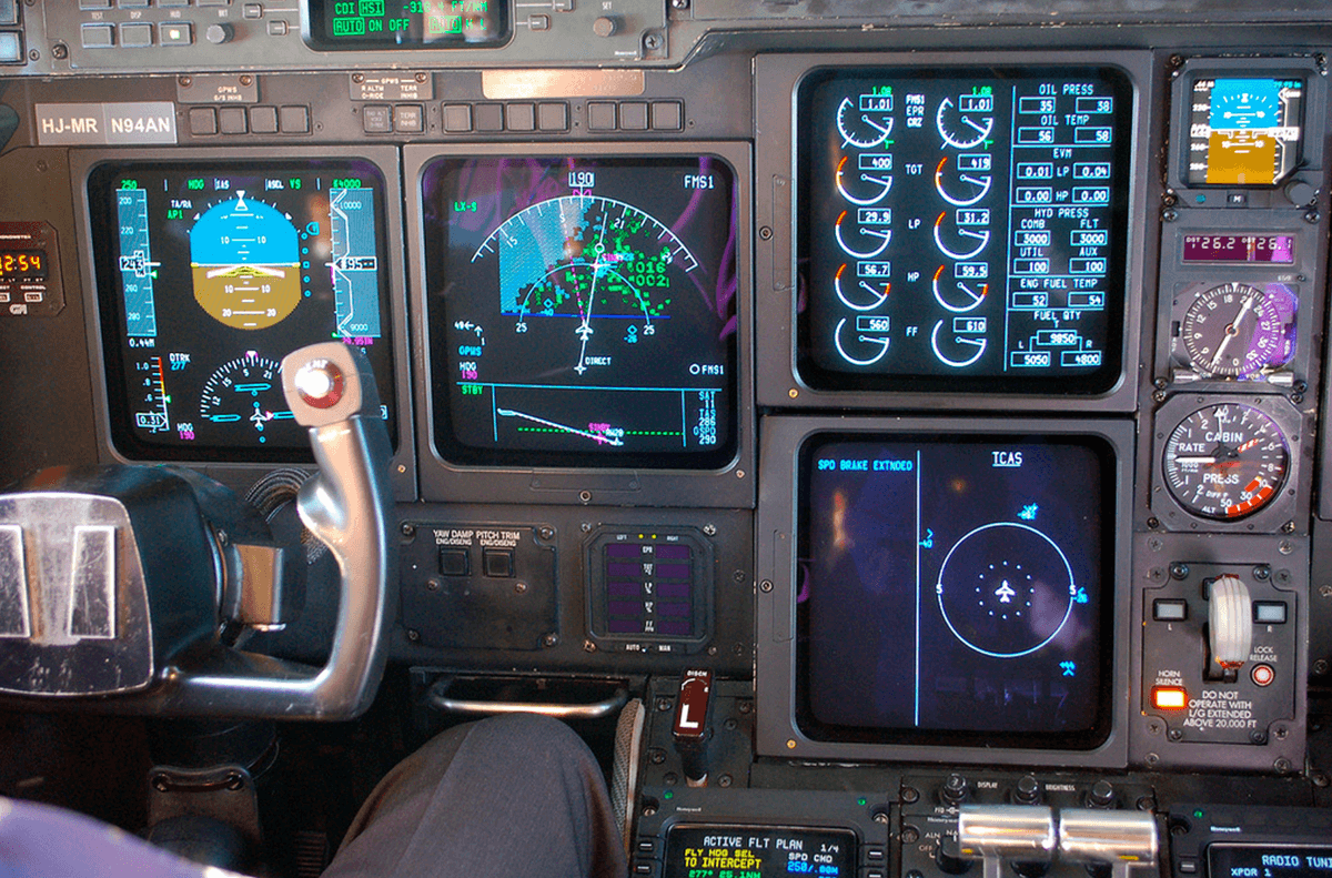 Glass cockpit-inspired minimalist control interface